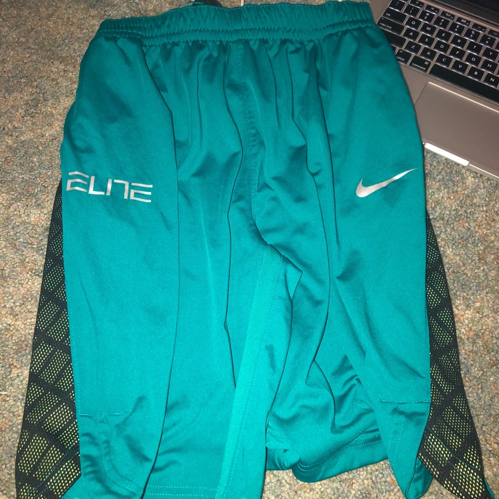 b-ball shorts